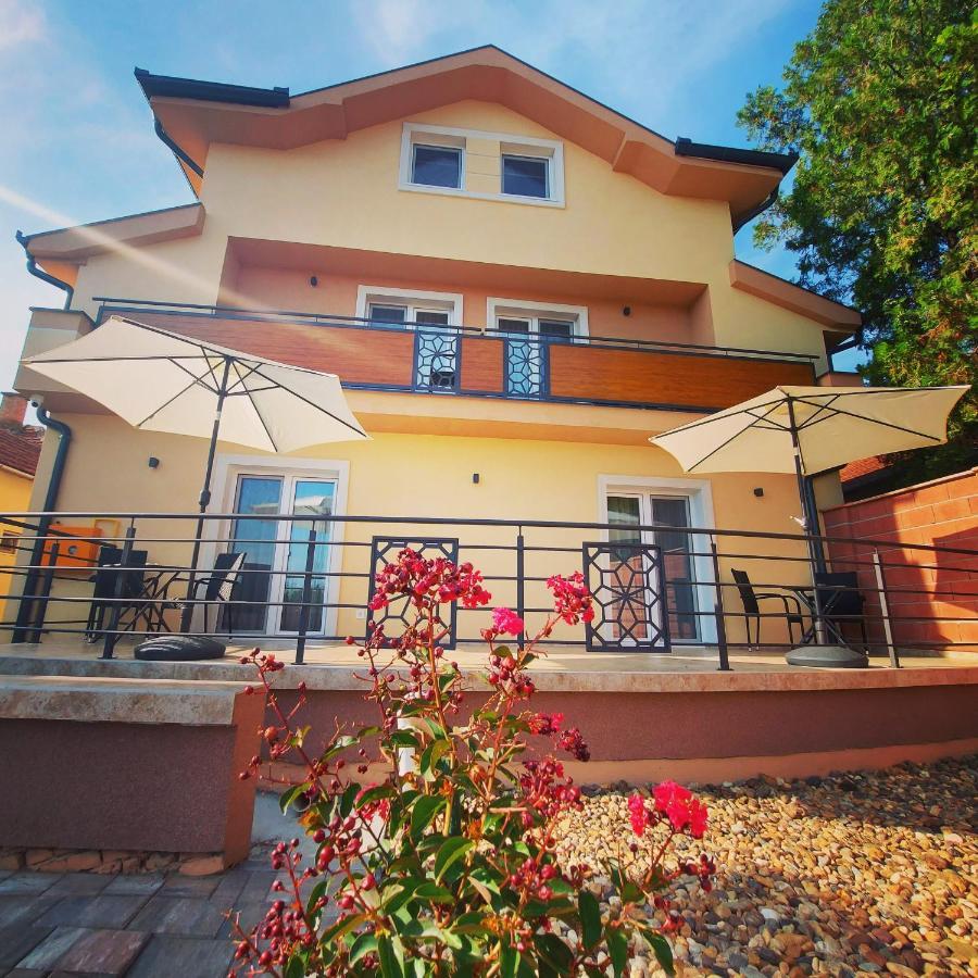 Papuli Rooms 4U Senta Екстер'єр фото