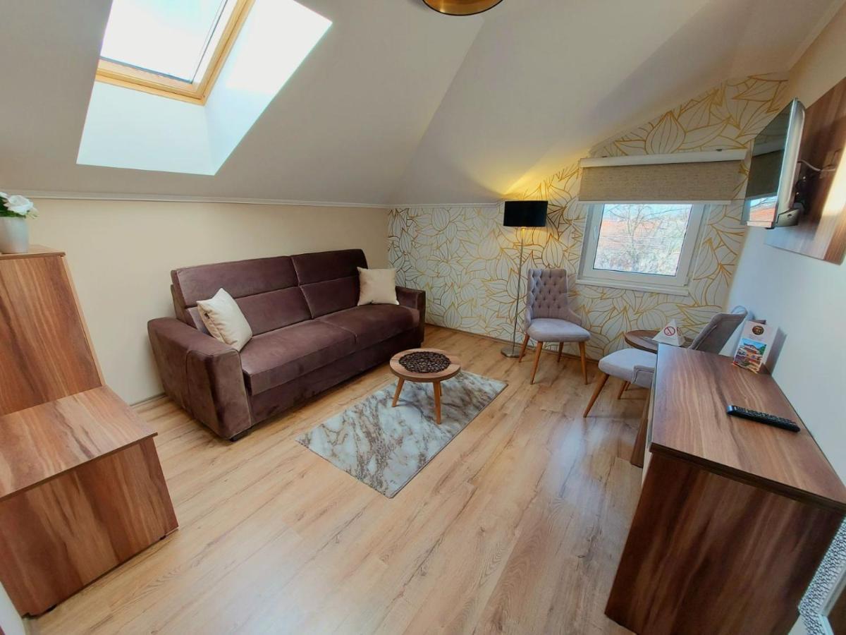 Papuli Rooms 4U Senta Екстер'єр фото
