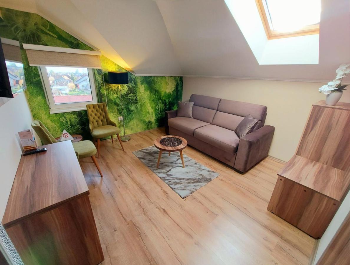Papuli Rooms 4U Senta Екстер'єр фото